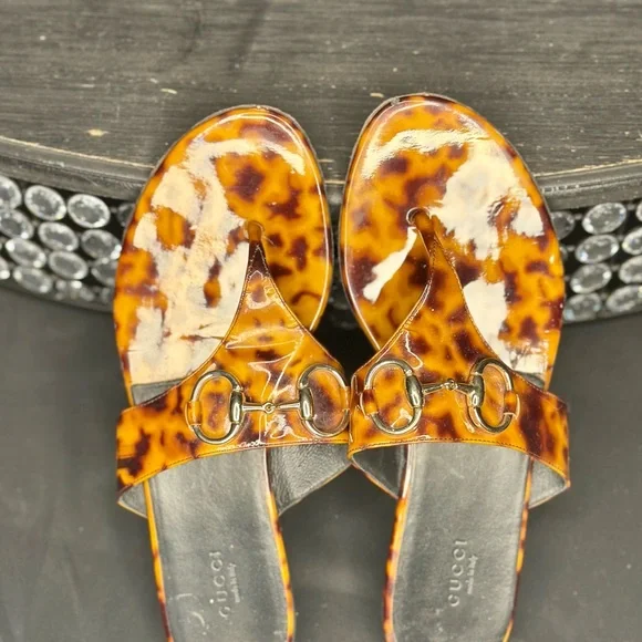 Gucci Tortoise Shell Patent Leather Horsebit Thong Sandals, Size 9 - Picture 8 of 11